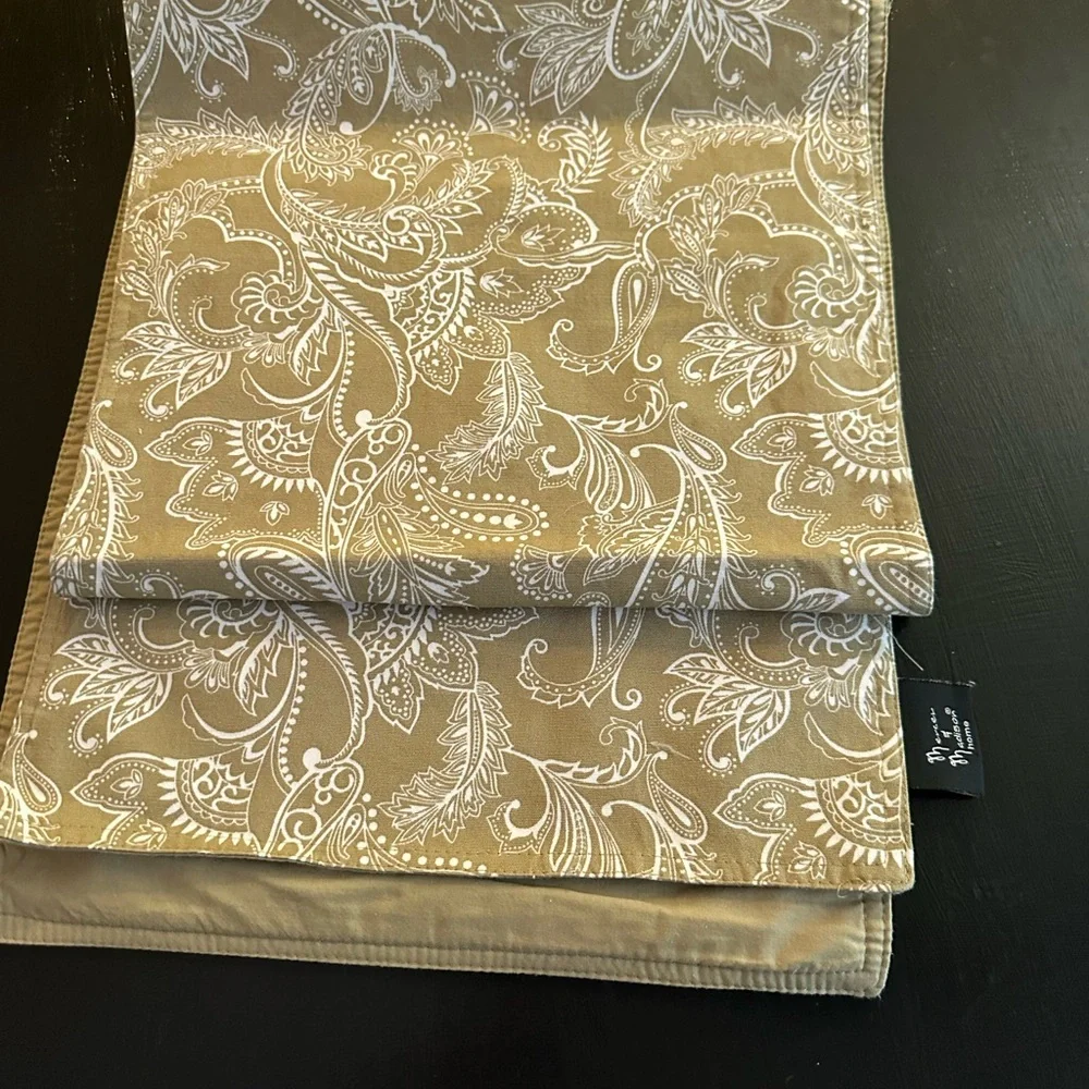 Mercer and Madison Home 100% cotton Table Runner 67 x 13 inches floral & Paisley